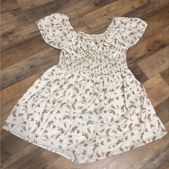 SHEIN Pants - SHEIN Curve 0XL Floral Smocked Romper Puff Sleeve Cottagecore Cream Pink